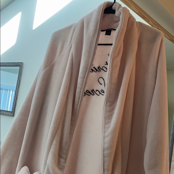 Victoria Secret Robe - Picture 2 of 2